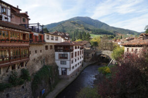 FB POTES TOWN PICOS DE EUROPA